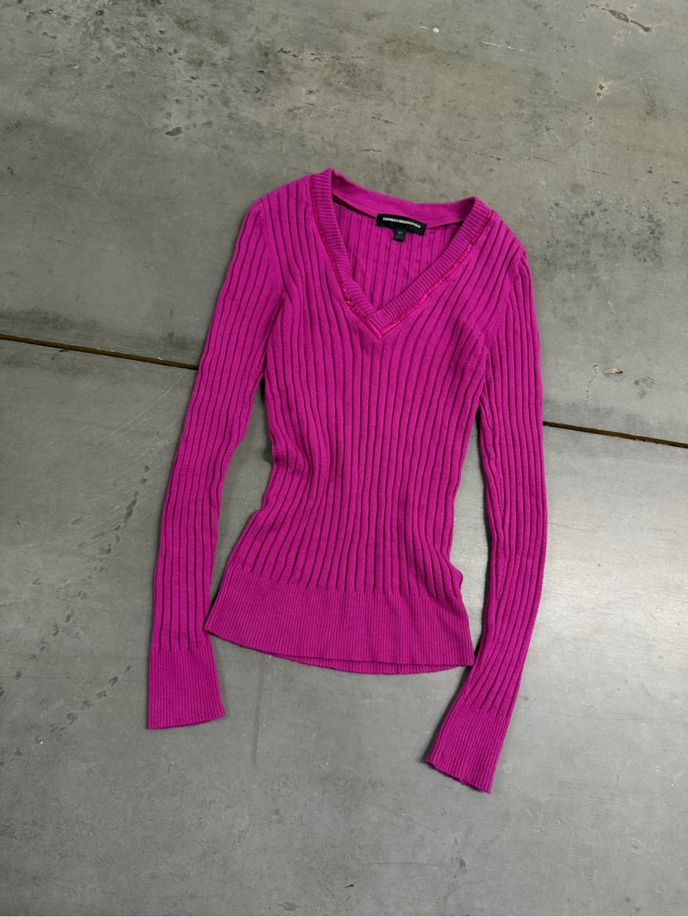 Express Design Studio Y2K Hot Pink Ribbed V Neck Sweater XS